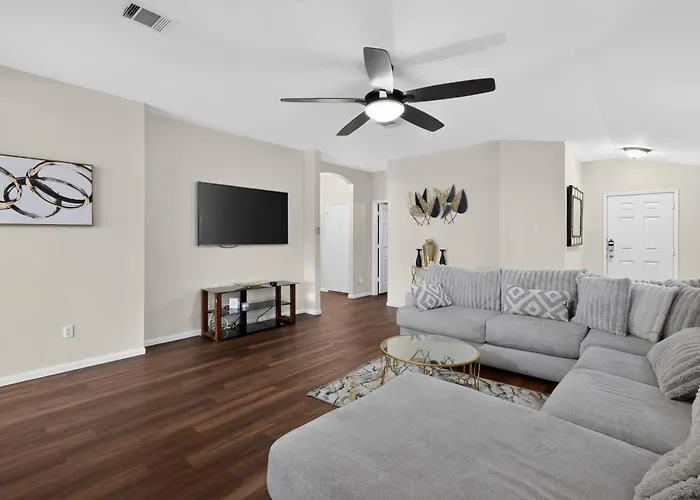 New! Spacious 3br Retreat Near Hood -