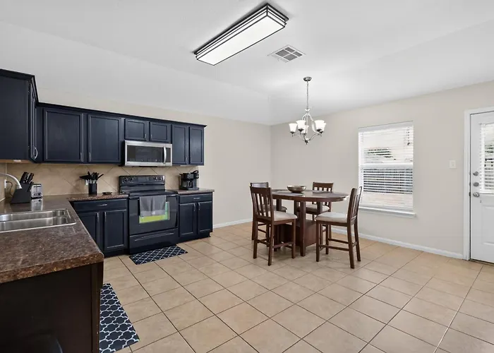 New! Spacious 3br Retreat Near Hood - Holiday home