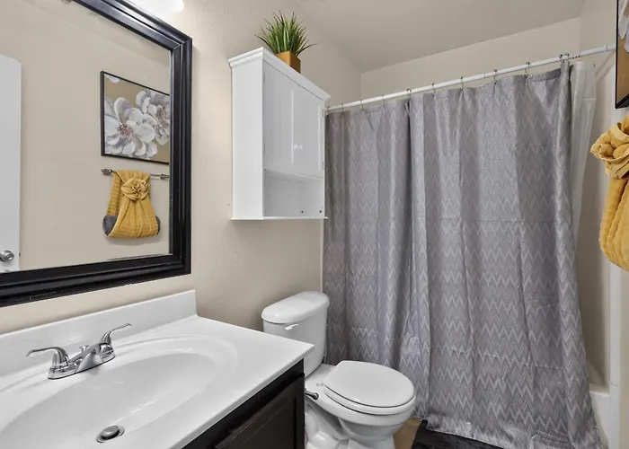 New! Spacious 3br Retreat Near Hood - *